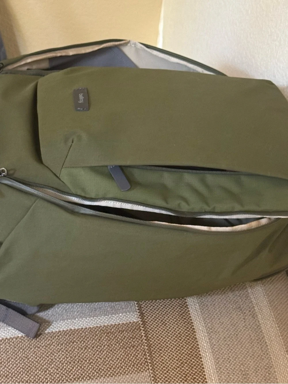 Bellroy Transit Backpack Plus 38L Ranger Green Recycled Adjustable Straps